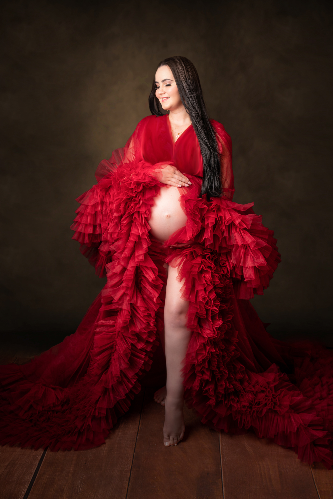 maternity photo in red